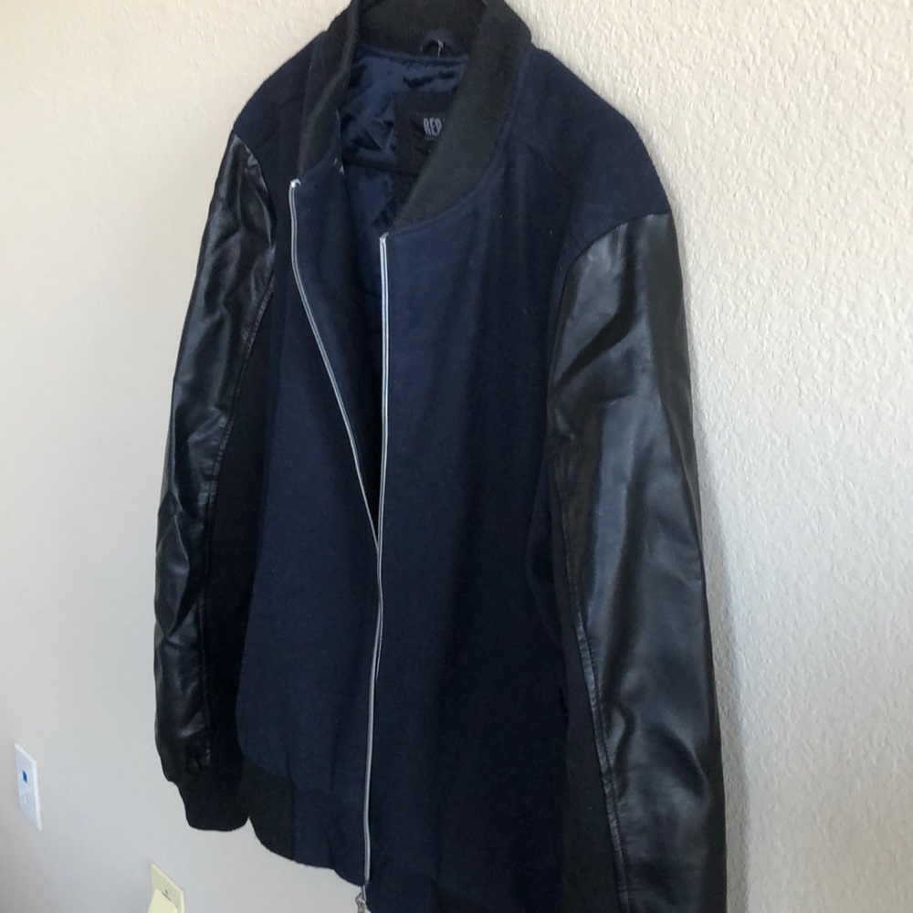 Men’s varsity jacket - Picture 3 of 5